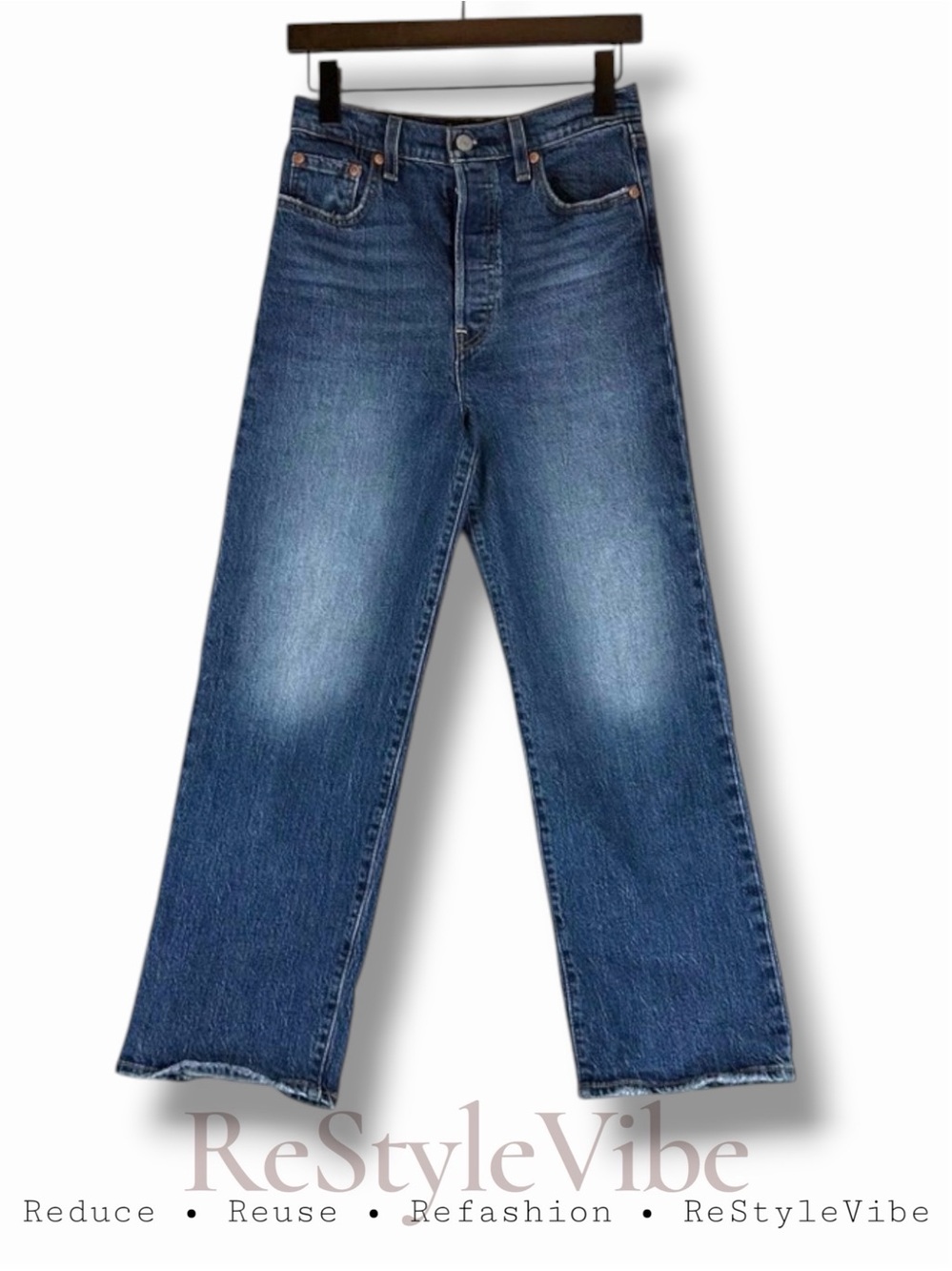 LEVI’S Women’s Size 26 Denim Jeans Ribcage Straight Ankle Fit Style Button Fly